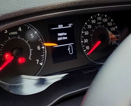 Белый Рено Дастер, объемом двигателя 1.5 л и пробегом 80 тыс. км за 17000 $, фото 2 на Automoto.ua