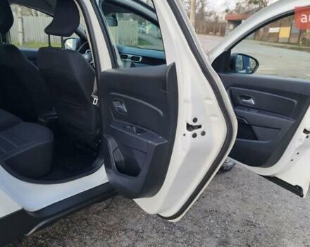 Белый Рено Дастер, объемом двигателя 1.5 л и пробегом 80 тыс. км за 13500 $, фото 14 на Automoto.ua