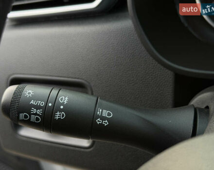 Білий Рено Дастер, об'ємом двигуна 1.6 л та пробігом 28 тис. км за 16800 $, фото 76 на Automoto.ua