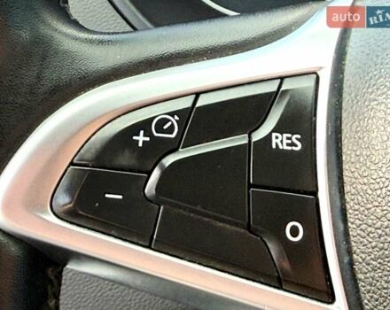 Білий Рено Дастер, об'ємом двигуна 1.46 л та пробігом 159 тис. км за 18800 $, фото 30 на Automoto.ua