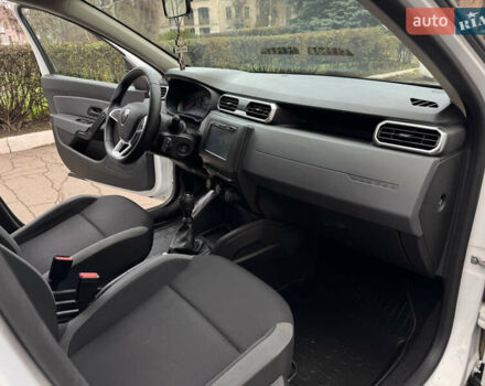 Белый Рено Дастер, объемом двигателя 1.46 л и пробегом 130 тыс. км за 14900 $, фото 16 на Automoto.ua