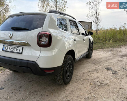 Белый Рено Дастер, объемом двигателя 1.5 л и пробегом 27 тыс. км за 15500 $, фото 5 на Automoto.ua