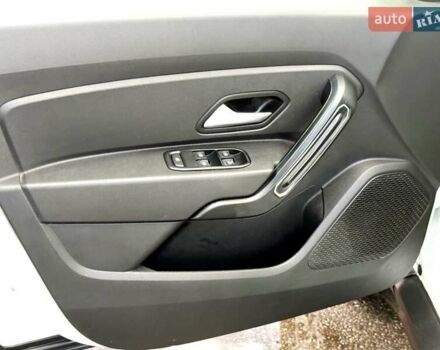 Білий Рено Дастер, об'ємом двигуна 1.46 л та пробігом 159 тис. км за 18800 $, фото 25 на Automoto.ua