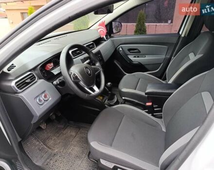 Белый Рено Дастер, объемом двигателя 1.6 л и пробегом 58 тыс. км за 16200 $, фото 9 на Automoto.ua