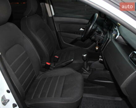 Білий Рено Дастер, об'ємом двигуна 1.5 л та пробігом 120 тис. км за 16900 $, фото 23 на Automoto.ua