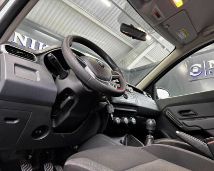 Белый Рено Дастер, объемом двигателя 1.5 л и пробегом 181 тыс. км за 14000 $, фото 12 на Automoto.ua