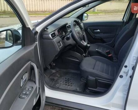 Белый Рено Дастер, объемом двигателя 1.5 л и пробегом 80 тыс. км за 13500 $, фото 17 на Automoto.ua