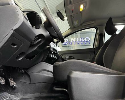 Белый Рено Дастер, объемом двигателя 1.5 л и пробегом 181 тыс. км за 14000 $, фото 11 на Automoto.ua