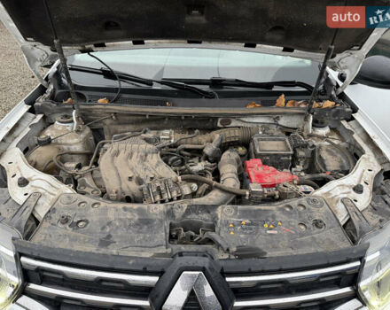 Белый Рено Дастер, объемом двигателя 1.6 л и пробегом 125 тыс. км за 10999 $, фото 11 на Automoto.ua