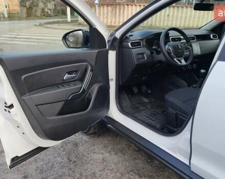 Белый Рено Дастер, объемом двигателя 1.5 л и пробегом 80 тыс. км за 13500 $, фото 16 на Automoto.ua