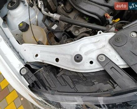 Белый Рено Дастер, объемом двигателя 1.6 л и пробегом 58 тыс. км за 16200 $, фото 24 на Automoto.ua