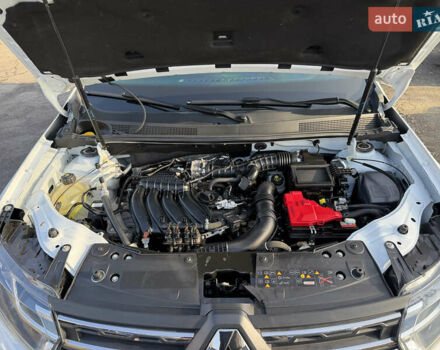 Білий Рено Дастер, об'ємом двигуна 1.6 л та пробігом 28 тис. км за 16800 $, фото 100 на Automoto.ua