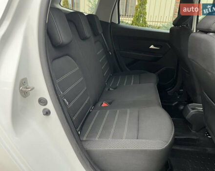 Білий Рено Дастер, об'ємом двигуна 1.46 л та пробігом 92 тис. км за 16900 $, фото 58 на Automoto.ua