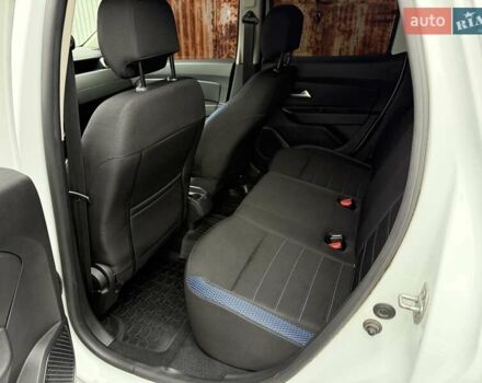 Белый Рено Дастер, объемом двигателя 1.5 л и пробегом 140 тыс. км за 16100 $, фото 12 на Automoto.ua