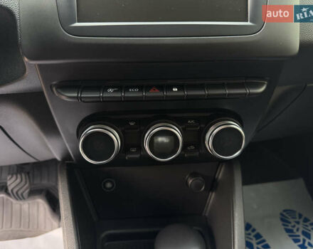 Білий Рено Дастер, об'ємом двигуна 1.6 л та пробігом 28 тис. км за 16800 $, фото 79 на Automoto.ua