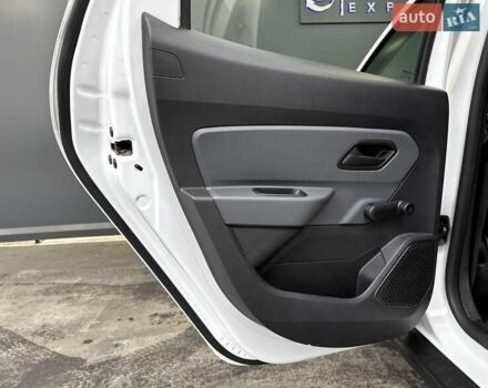 Рено Дастер 2021 в Киеве на Automoto.ua Белый Рено Дастер, объемом двигателя 1.5 л и пробегом 181 тыс. км за 14000 $, фото 37 на Automoto.ua