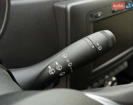 Білий Рено Дастер, об'ємом двигуна 1.6 л та пробігом 28 тис. км за 16800 $, фото 77 на Automoto.ua