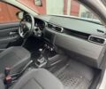 Белый Рено Дастер, объемом двигателя 1.6 л и пробегом 28 тыс. км за 15900 $, фото 2 на Automoto.ua