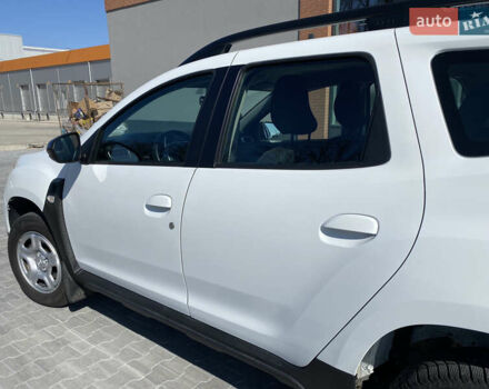 Белый Рено Дастер, объемом двигателя 1.5 л и пробегом 122 тыс. км за 17899 $, фото 11 на Automoto.ua