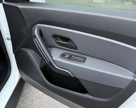 Белый Рено Дастер, объемом двигателя 1.46 л и пробегом 46 тыс. км за 20000 $, фото 6 на Automoto.ua