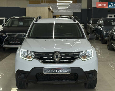 Белый Рено Дастер, объемом двигателя 1.46 л и пробегом 140 тыс. км за 17299 $, фото 3 на Automoto.ua