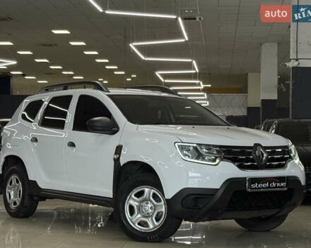 Белый Рено Дастер, объемом двигателя 1.46 л и пробегом 140 тыс. км за 17299 $, фото 4 на Automoto.ua