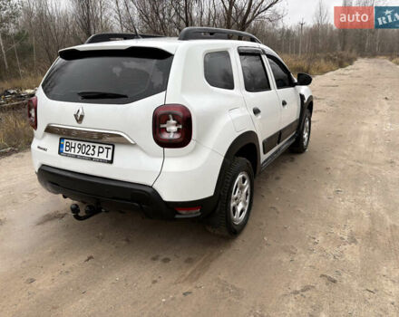 Белый Рено Дастер, объемом двигателя 1.6 л и пробегом 75 тыс. км за 12999 $, фото 5 на Automoto.ua