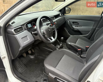 Белый Рено Дастер, объемом двигателя 1.6 л и пробегом 75 тыс. км за 12999 $, фото 8 на Automoto.ua