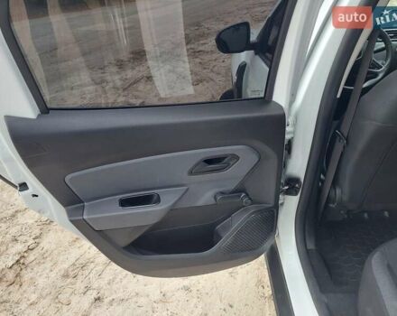 Белый Рено Дастер, объемом двигателя 1.46 л и пробегом 80 тыс. км за 16500 $, фото 12 на Automoto.ua