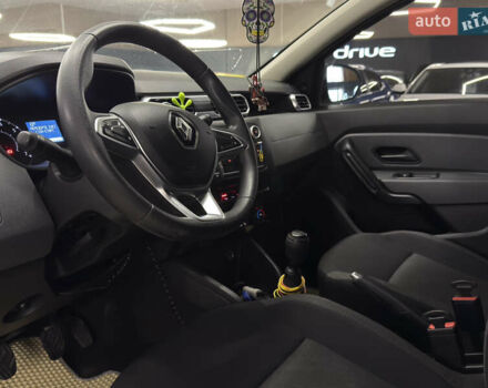 Белый Рено Дастер, объемом двигателя 1.46 л и пробегом 140 тыс. км за 17299 $, фото 17 на Automoto.ua