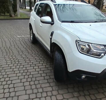 Белый Рено Дастер, объемом двигателя 1.6 л и пробегом 33 тыс. км за 16200 $, фото 3 на Automoto.ua