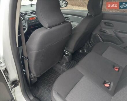 Белый Рено Дастер, объемом двигателя 1.46 л и пробегом 80 тыс. км за 16500 $, фото 11 на Automoto.ua