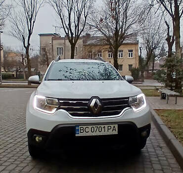 Белый Рено Дастер, объемом двигателя 1.6 л и пробегом 33 тыс. км за 16200 $, фото 7 на Automoto.ua