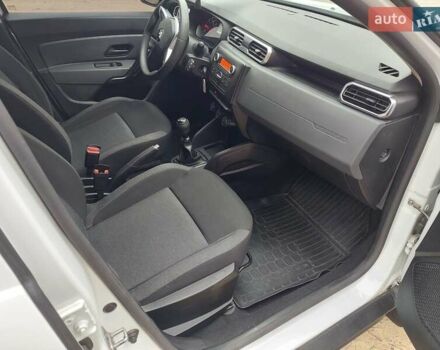 Белый Рено Дастер, объемом двигателя 1.46 л и пробегом 80 тыс. км за 16500 $, фото 7 на Automoto.ua