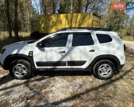 Белый Рено Дастер, объемом двигателя 1.5 л и пробегом 75 тыс. км за 13500 $, фото 1 на Automoto.ua
