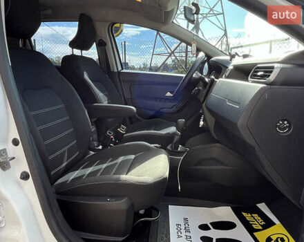 Белый Рено Дастер, объемом двигателя 1.46 л и пробегом 47 тыс. км за 21750 $, фото 16 на Automoto.ua