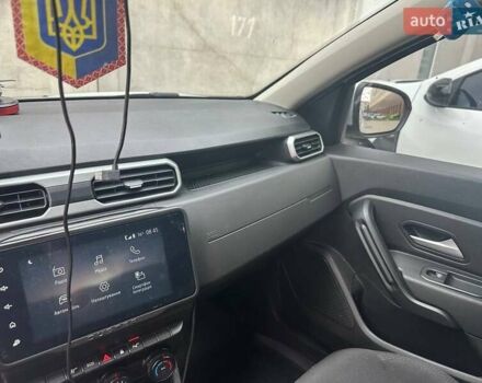 Белый Рено Дастер, объемом двигателя 1.5 л и пробегом 216 тыс. км за 14500 $, фото 6 на Automoto.ua