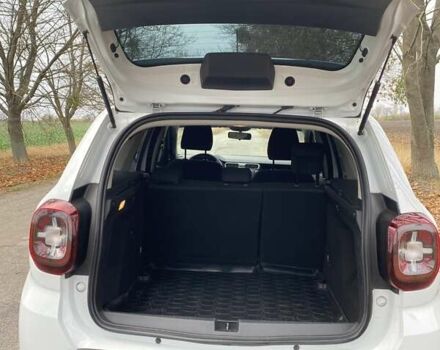 Белый Рено Дастер, объемом двигателя 1.5 л и пробегом 68 тыс. км за 19100 $, фото 6 на Automoto.ua