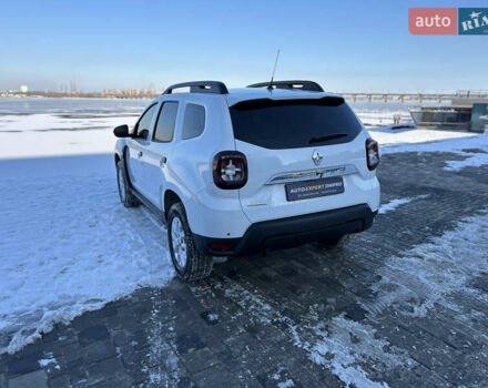 Белый Рено Дастер, объемом двигателя 1.6 л и пробегом 17 тыс. км за 17800 $, фото 8 на Automoto.ua
