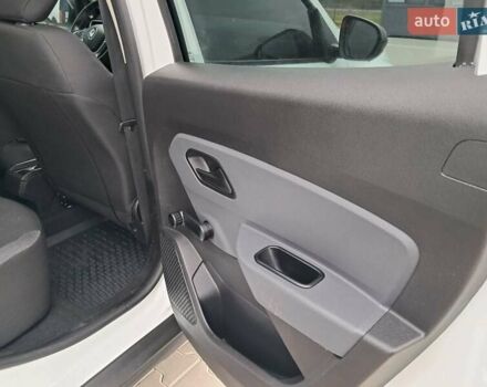 Белый Рено Дастер, объемом двигателя 1.5 л и пробегом 16 тыс. км за 16800 $, фото 22 на Automoto.ua