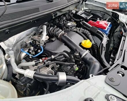 Белый Рено Дастер, объемом двигателя 1.5 л и пробегом 16 тыс. км за 16800 $, фото 31 на Automoto.ua