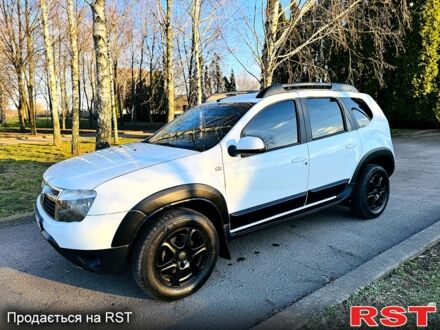 Рено Дастер 2011 в Ромнах на Automoto.ua Белый Рено Дастер, объемом двигателя 15 л и пробегом 108 тыс. км за 10000 $, фото 1 на Automoto.ua