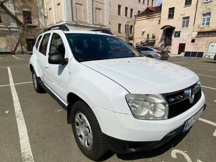 Белый Рено Дастер, объемом двигателя 1.6 л и пробегом 193 тыс. км за 7700 $, фото 1 на Automoto.ua