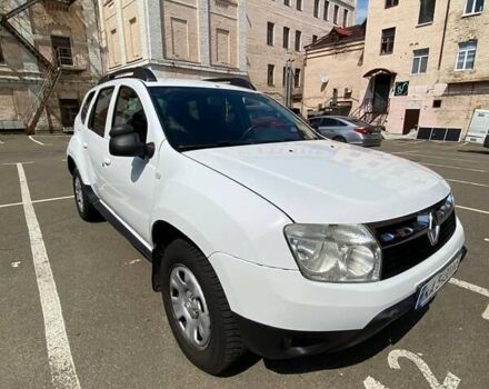 Белый Рено Дастер, объемом двигателя 1.6 л и пробегом 193 тыс. км за 7900 $, фото 1 на Automoto.ua