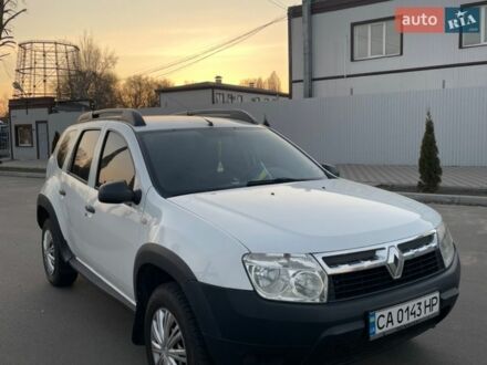 Белый Рено Дастер, объемом двигателя 1.45 л и пробегом 205 тыс. км за 8800 $, фото 1 на Automoto.ua
