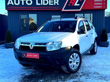 Белый Рено Дастер, объемом двигателя 1.5 л и пробегом 207 тыс. км за 8800 $, фото 1 на Automoto.ua