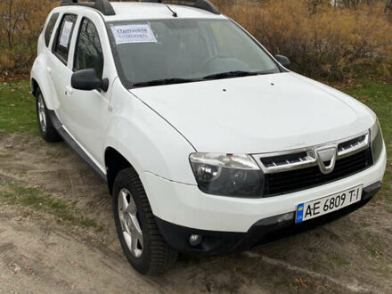 Белый Рено Дастер, объемом двигателя 1.6 л и пробегом 223 тыс. км за 6899 $, фото 1 на Automoto.ua