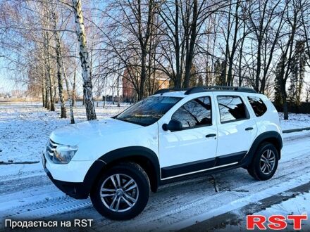 Рено Дастер 2015 в Ромнах на Automoto.ua Белый Рено Дастер, объемом двигателя 15 л и пробегом 68 тыс. км за 11700 $, фото 1 на Automoto.ua