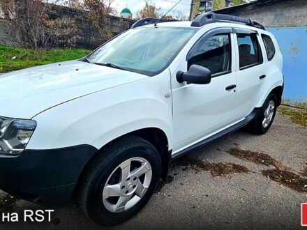 Белый Рено Дастер, объемом двигателя 1.5 л и пробегом 74 тыс. км за 10300 $, фото 1 на Automoto.ua