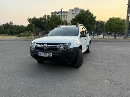 Білий Рено Дастер, об'ємом двигуна 1.5 л та пробігом 317 тис. км за 10500 $, фото 1 на Automoto.ua